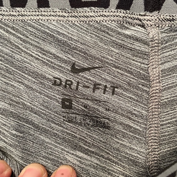 Nike pro combat 3/4 length compression shorts - Picture 2 of 3